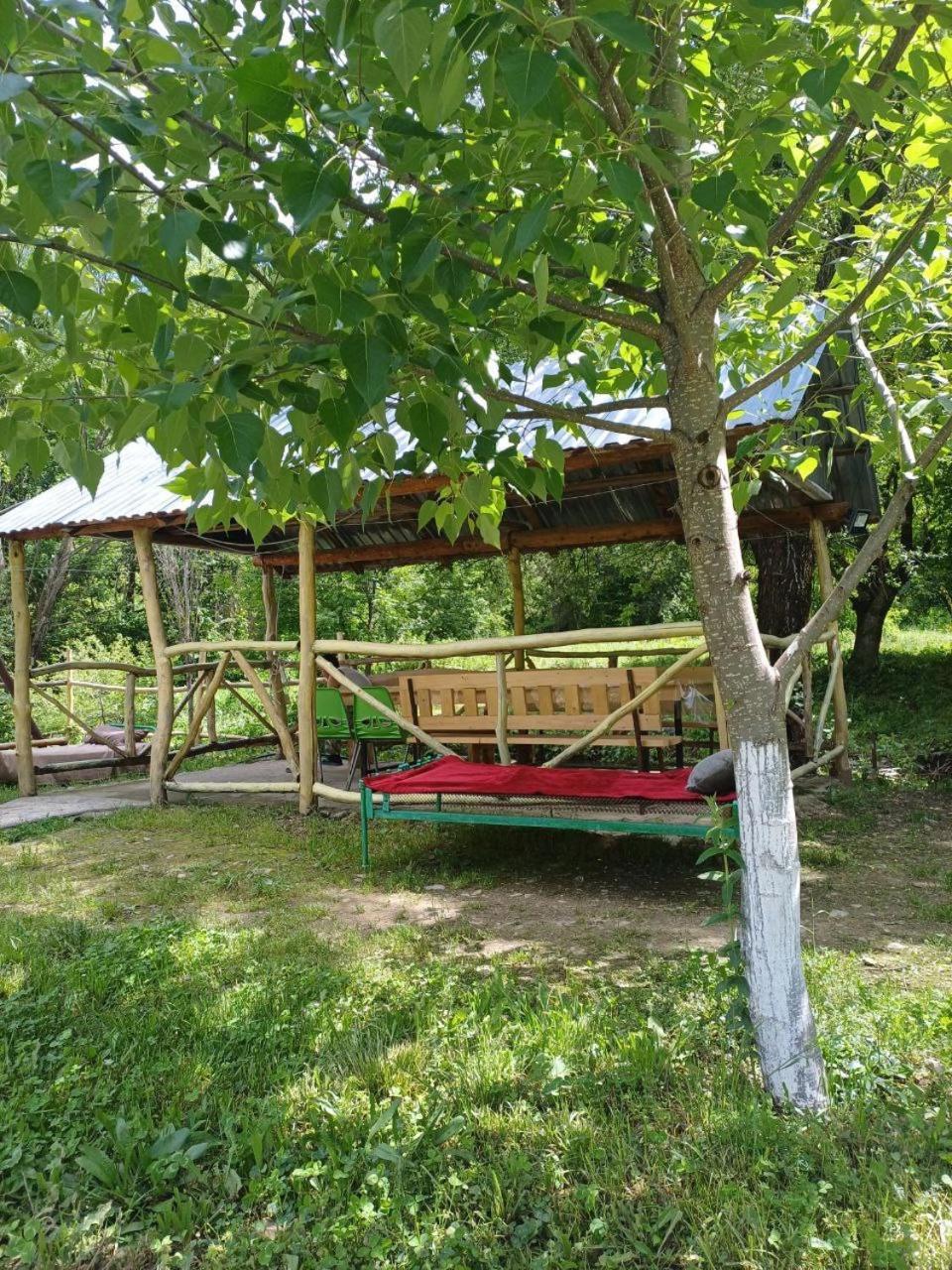 Basuta Guesthouse Kapan ภายนอก รูปภาพ