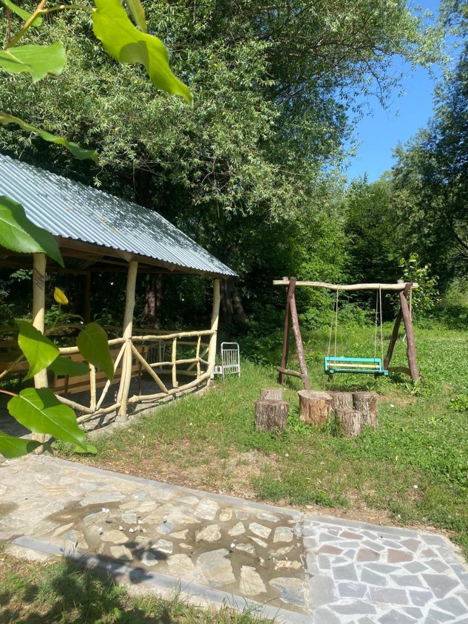 Basuta Guesthouse Kapan ภายนอก รูปภาพ